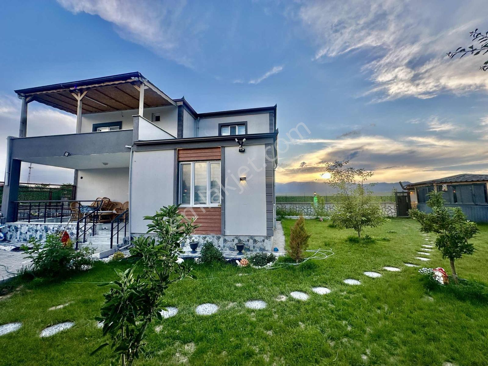 Niğde Aktaş Yeni 432 M² Arsada Otomatik Kapı/ Kamera 3+1 Villa - Görsel 10