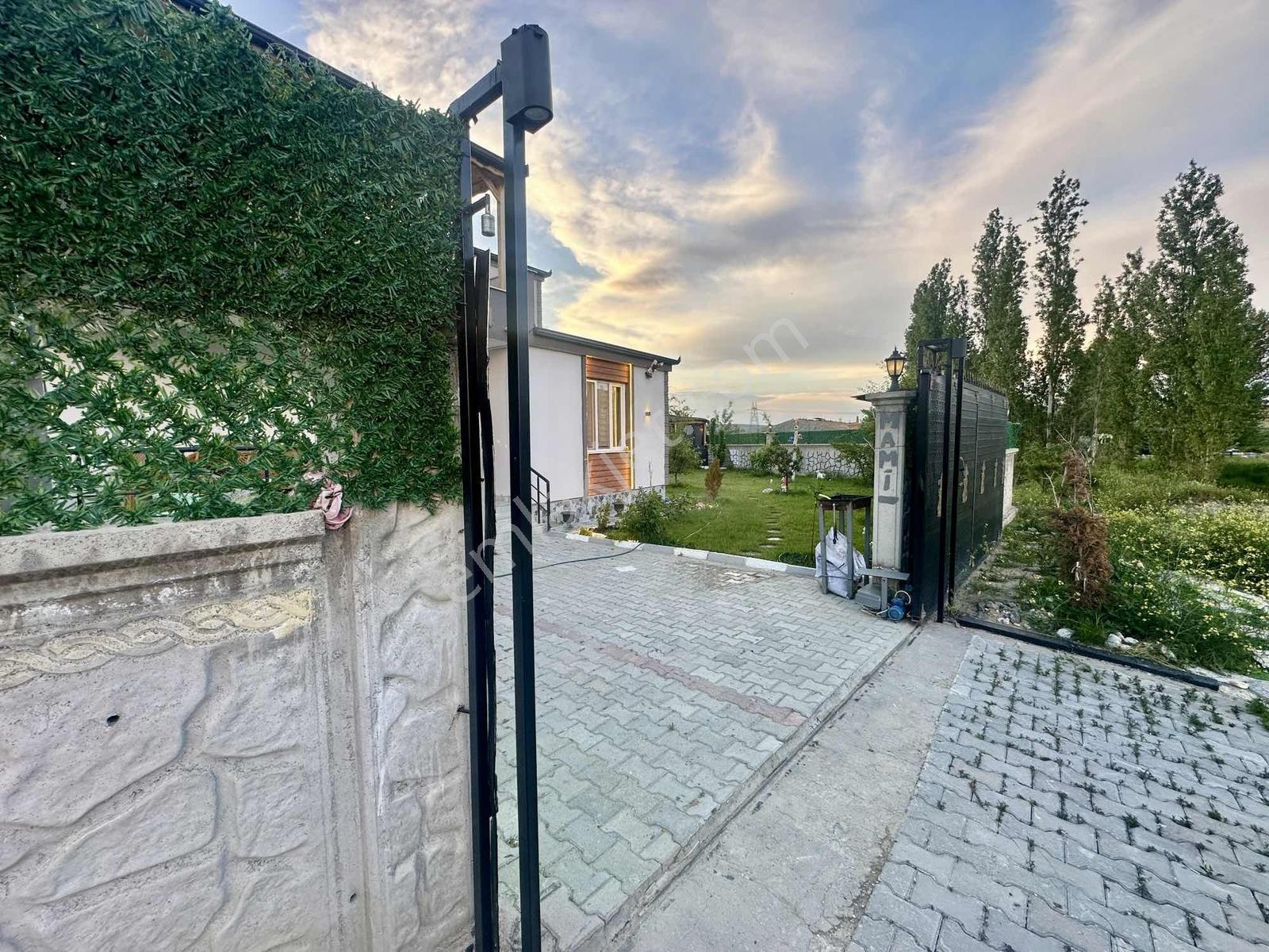 Niğde Aktaş Yeni 432 M² Arsada Otomatik Kapı/ Kamera 3+1 Villa - Görsel 52