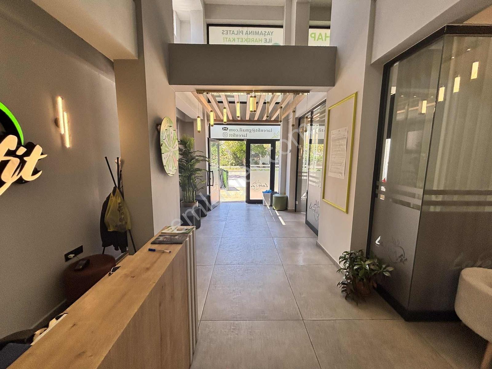 Yatırımcısına Kazandıracak! Bulvar Cepheli 212 M² Ticari Alan - Görsel 24