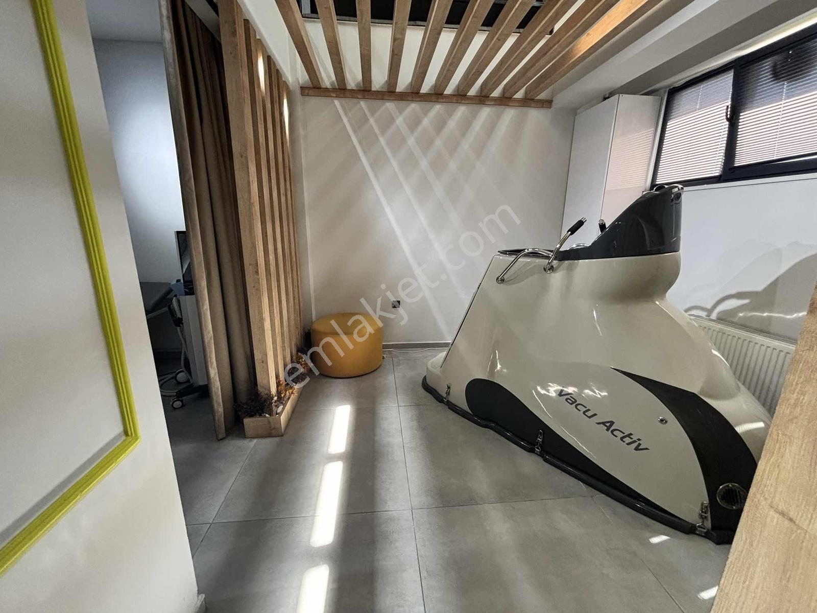 Yatırımcısına Kazandıracak! Bulvar Cepheli 212 M² Ticari Alan - Görsel 4