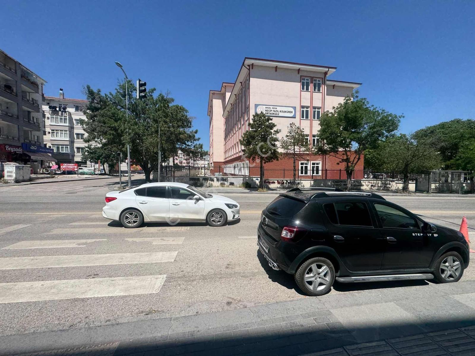Sincan Vatan Caddesinde Merkezi Konumda 3+1 Satılık Daire - Görsel 11