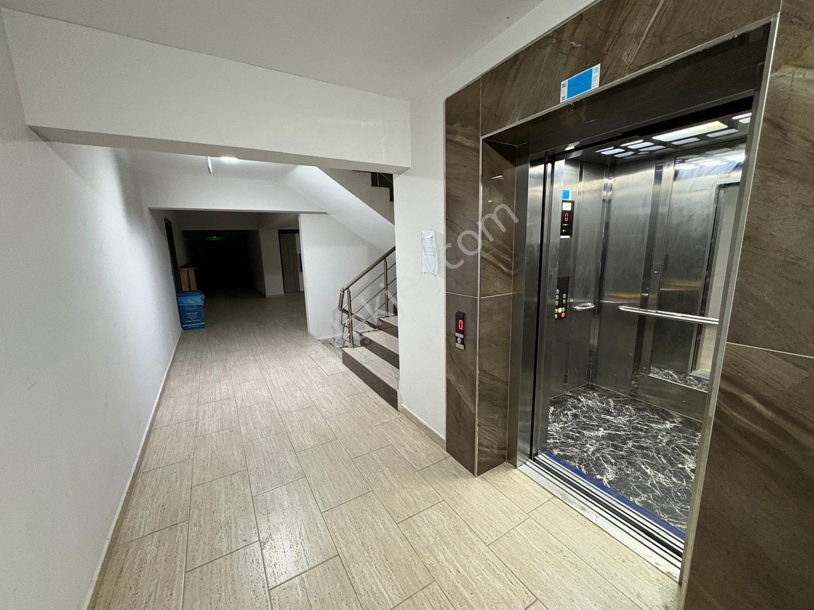 Özlüce 2+1 | Havuzlu Full Eşyalı, Geniş Cam Balkonlu Kiralık Ev - Görsel 14