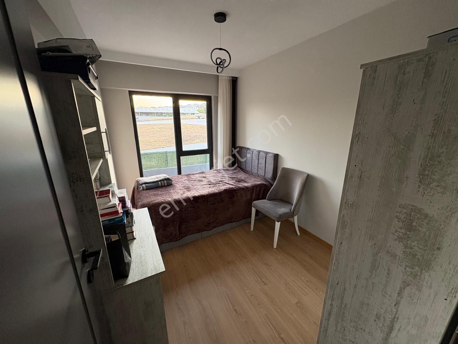 Özlüce 2+1 | Havuzlu Full Eşyalı, Geniş Cam Balkonlu Kiralık Ev - Görsel 17