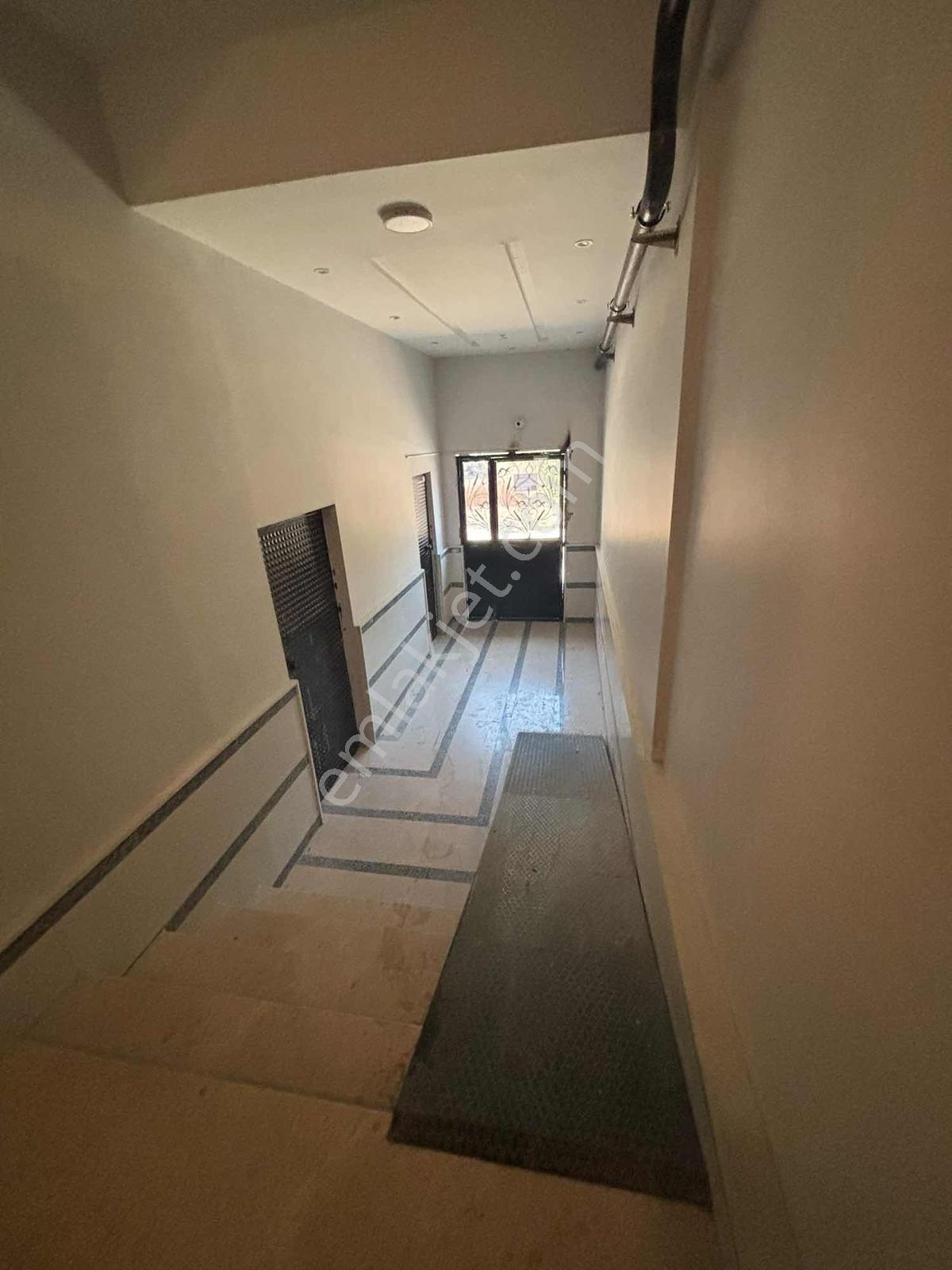 Bayraklı Refik Şevket West Park Yakını Kiralık 2+1 Daire - Görsel 13