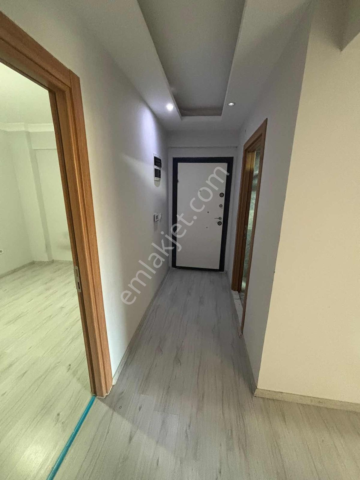 Bayraklı Refik Şevket West Park Yakını Kiralık 2+1 Daire - Görsel 4