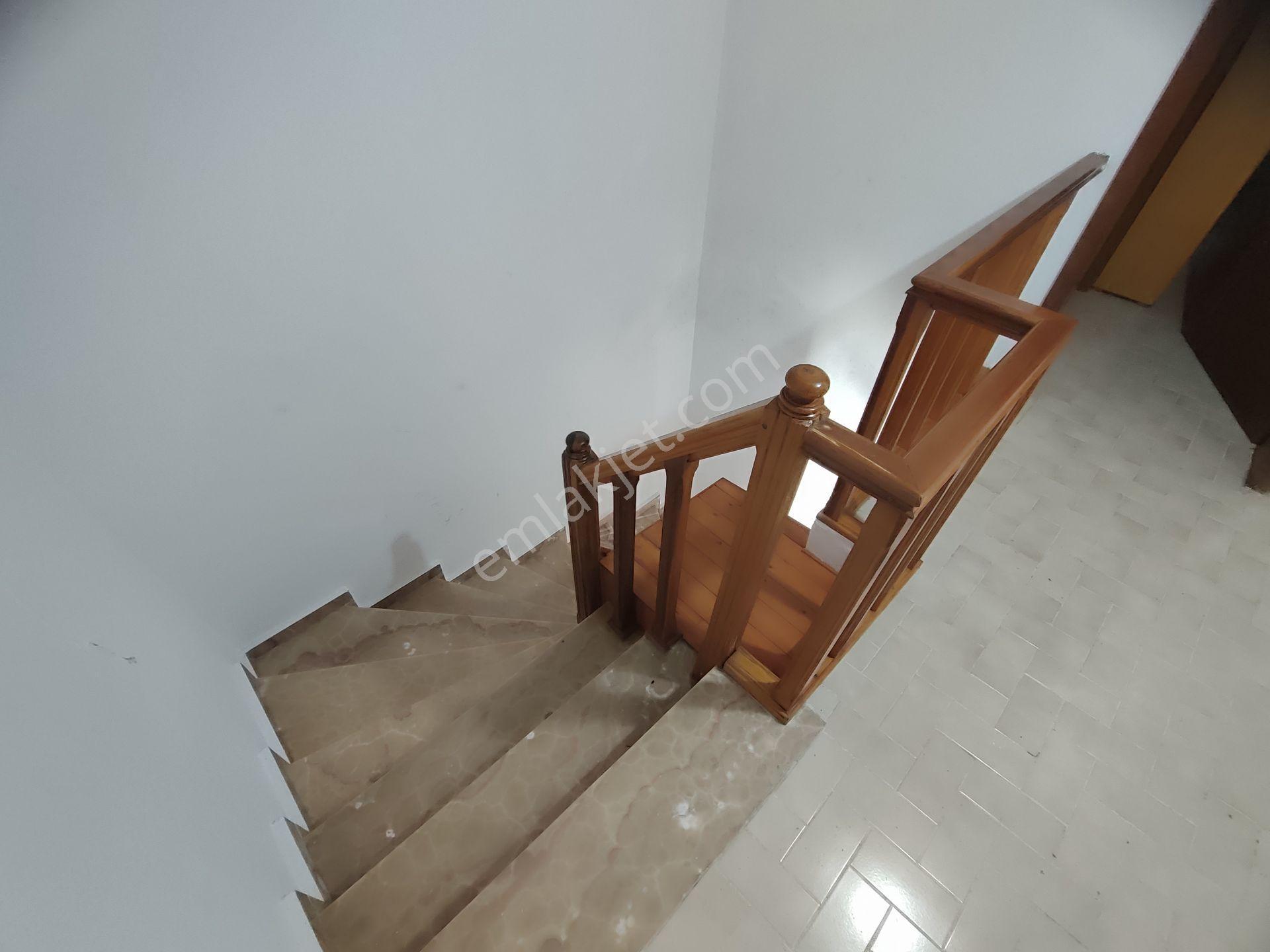 Kardeşten Akçay Yenimahalle'de Denize 50 Mt. Bahçeli Teraslı Geniş 6+1 Tribleks Villa - Görsel 13