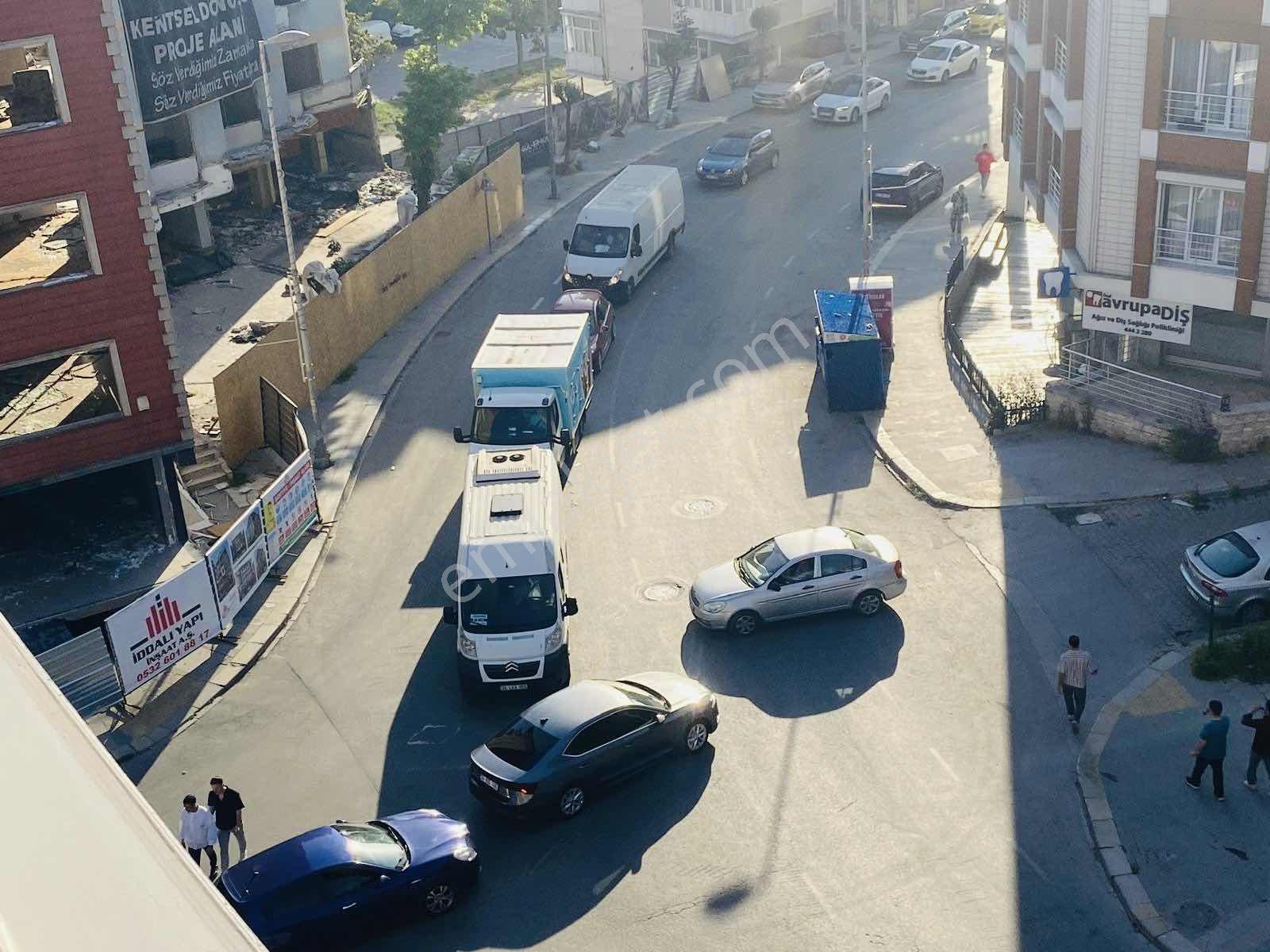 Ambarlıda Deniz Manzaralı Teraslı Sıfır 2+1 - Görsel 11