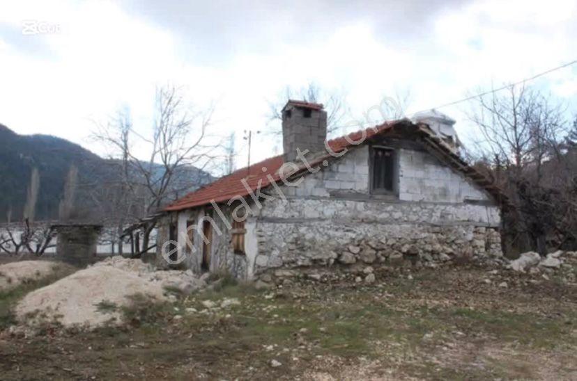 Satılık Kaş Sütleğen’de Müstakil Tapulu 1.100 M² Tarla+müstakil Ev