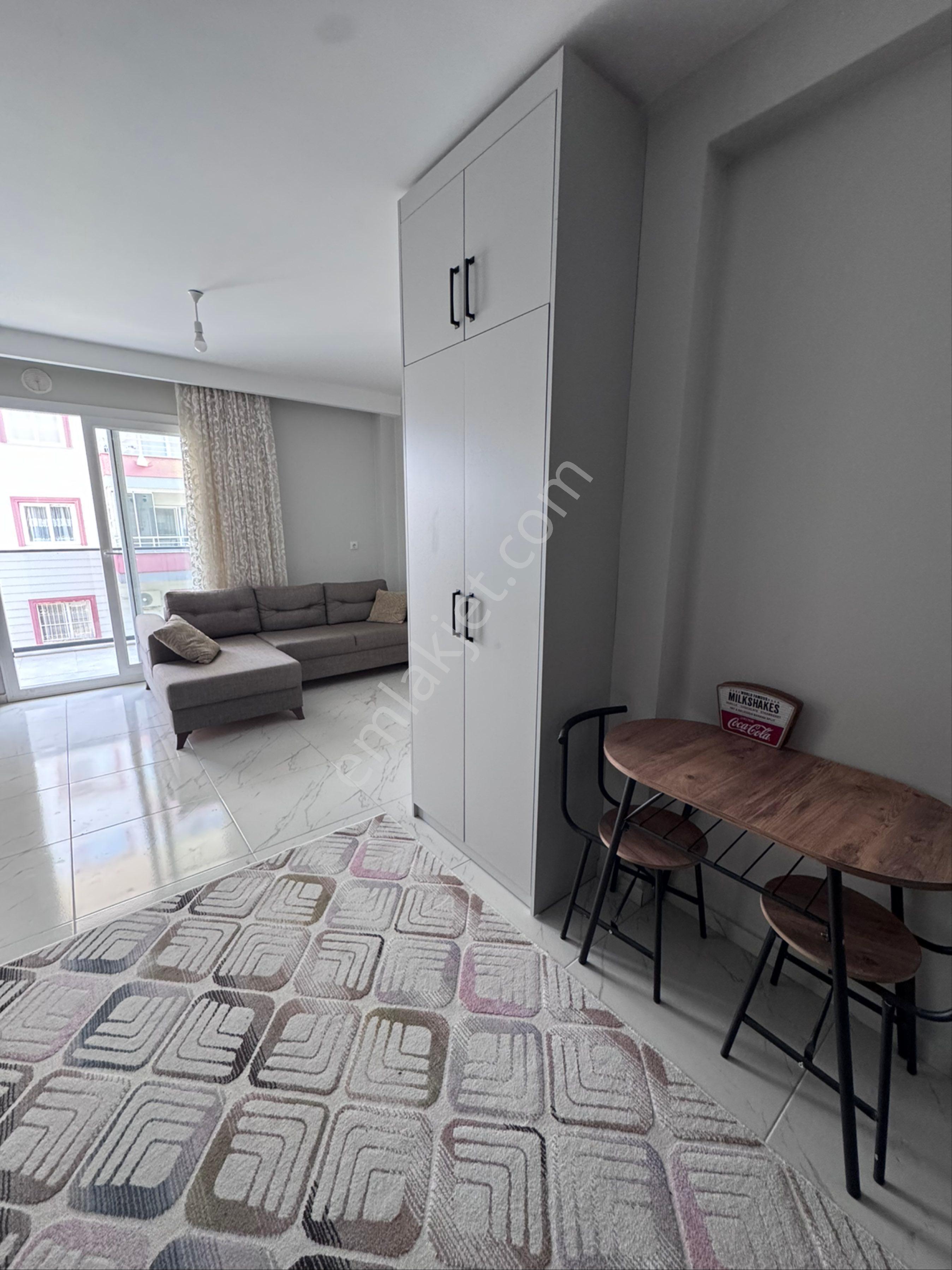 Full+full Eşyalı,boş Kullanıma Hazır,balkonlu 1+1 Kiralık - Görsel 3