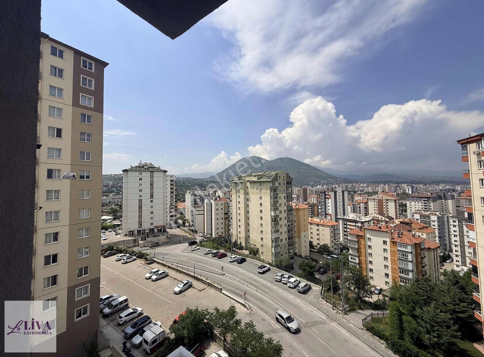 Liva'dan Mevlana'da Panoramik Manzaralı Geniş 4+1 Daire - Görsel 9