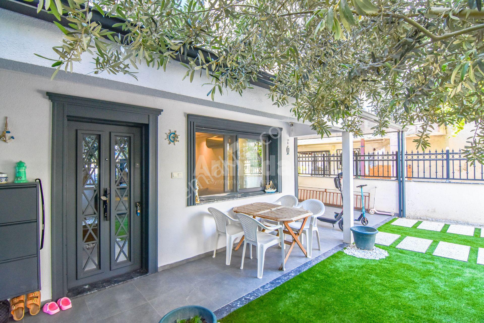 Kuşadası Türkmen'de Tamamen Yenilenmiş, Bahçeli Lüks Villa - Görsel 26
