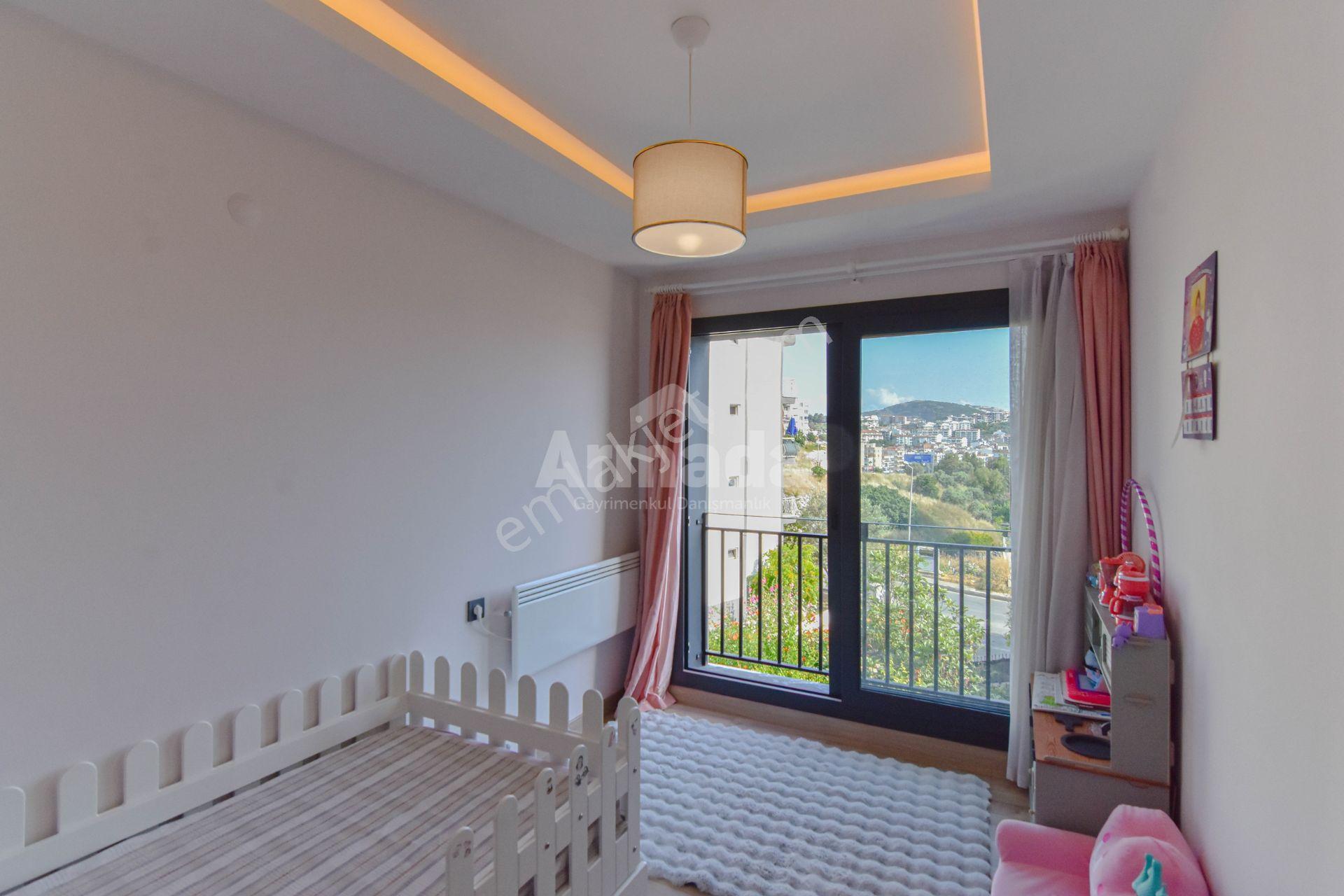 Kuşadası Türkmen'de Tamamen Yenilenmiş, Bahçeli Lüks Villa - Görsel 18