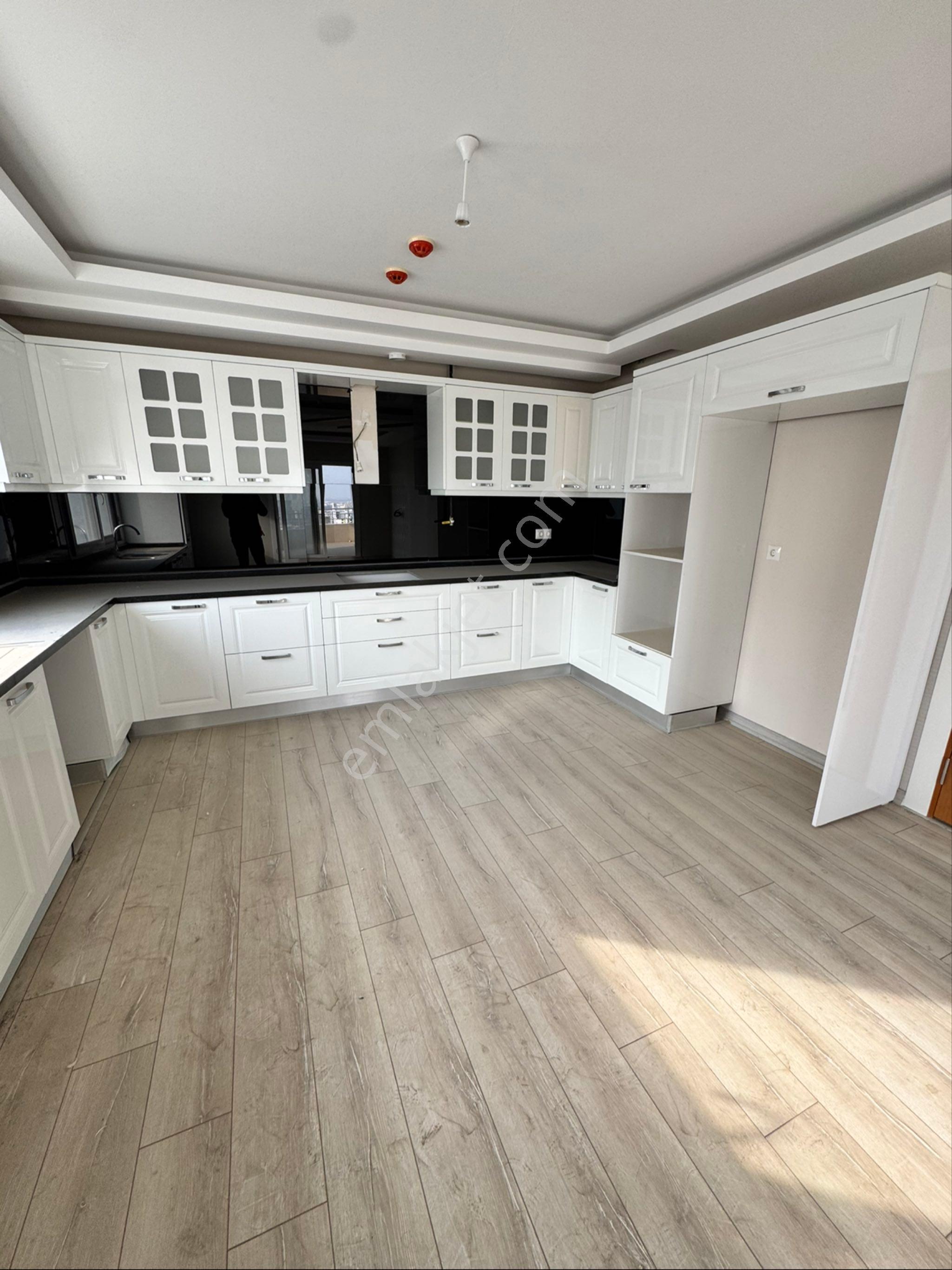 Atatürk Mahallesi 4+1 Yaşamkent Sitesi Satılık Daire - Görsel 2
