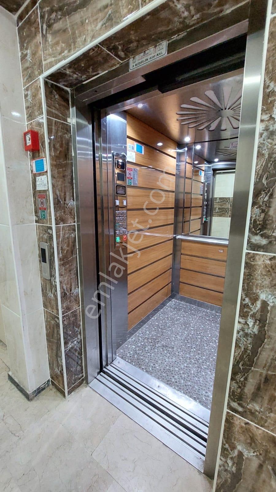 Turkuaz'dan Huzurda Ramada Karşısı Güney Cephe Kiralık 3+1 - Görsel 34