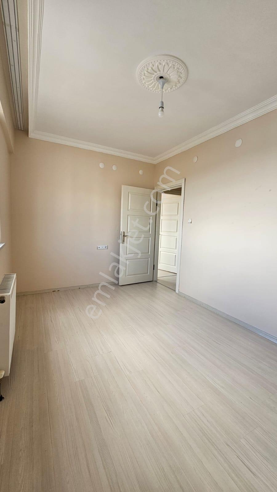 Turkuaz'dan Huzurda Ramada Karşısı Güney Cephe Kiralık 3+1 - Görsel 18