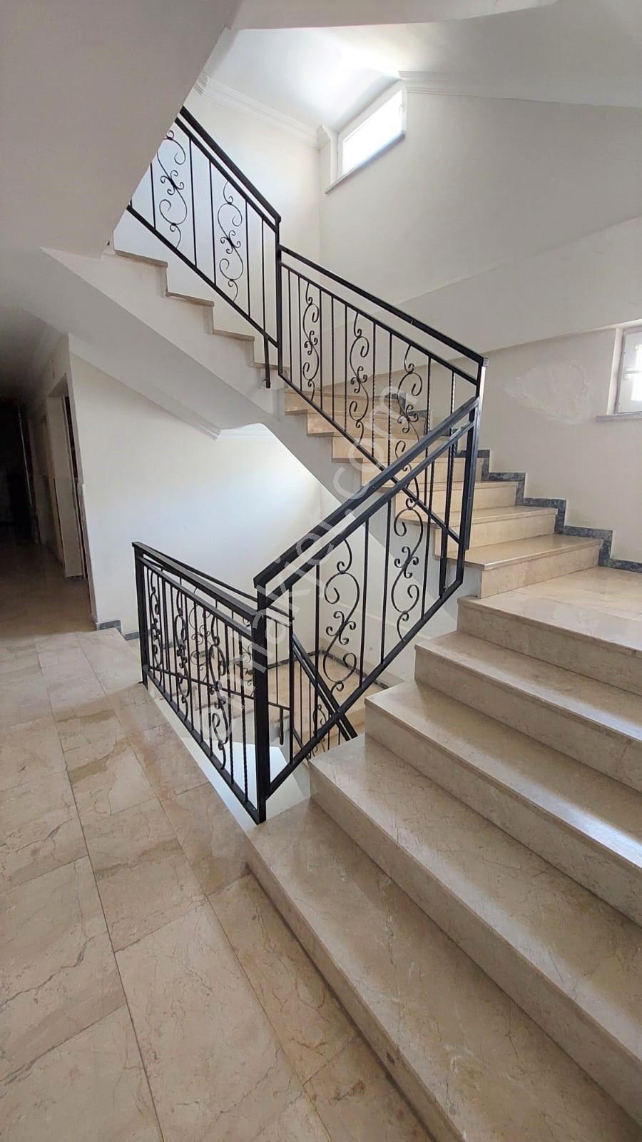 Turkuaz'dan Huzurda Ramada Karşısı Güney Cephe Kiralık 3+1 - Görsel 20