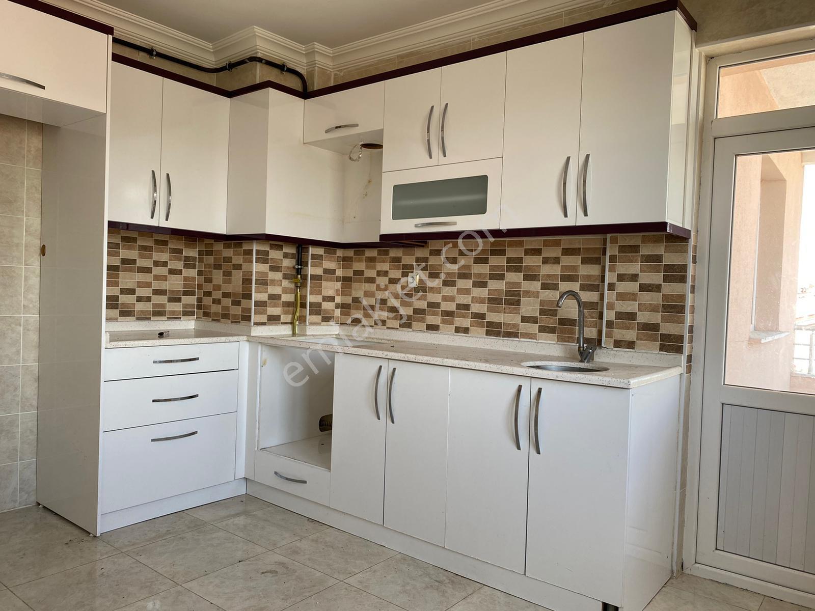 Turkuaz'dan Huzurda Ramada Karşısı Güney Cephe Kiralık 3+1 - Görsel 28