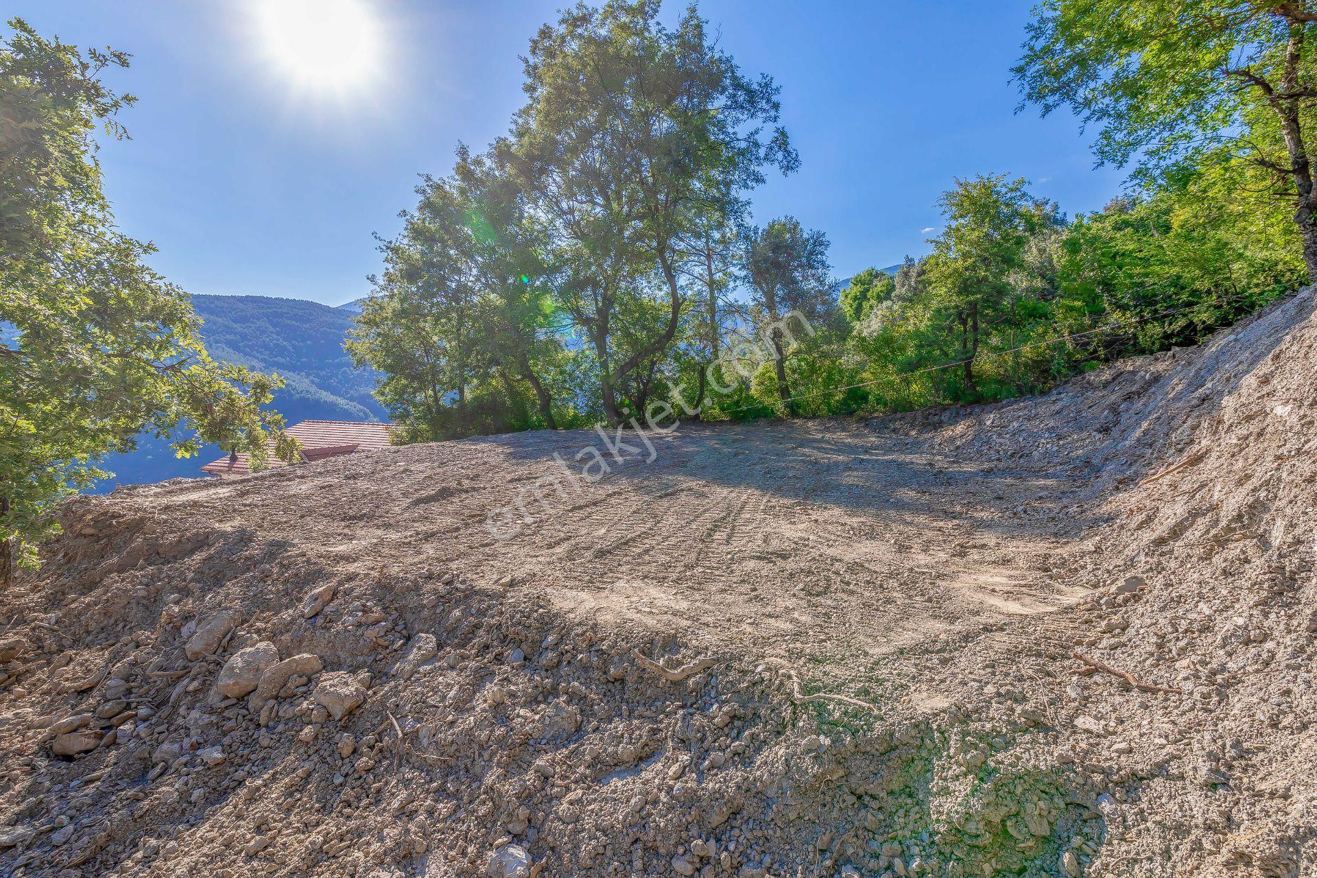 Alanya Üzümlü'de Baraj Gölü Ve Doğa Manzaralı Yatırımlık Tarla - Görsel 2