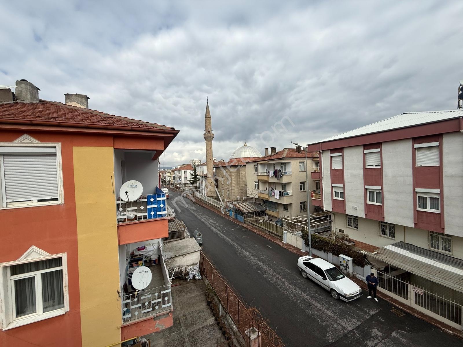 Global Emlak Mevlana'da Acil Satılık 2 Adet Daire 2 Adet Dükkan - Görsel 2