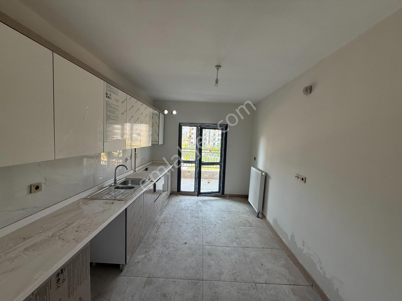 Global Emlak Oruçreis Toki'de Kiralık 120'lik Sıfır 3+1 Daire - Görsel 4