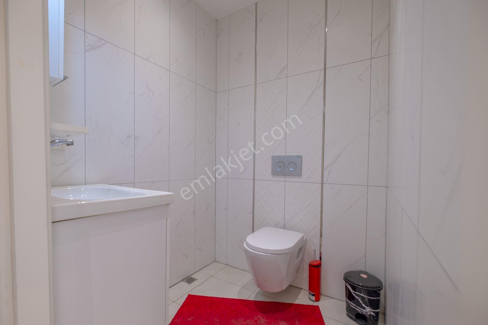 Florya E5 Cepheli Plazada 95 M2 Kullanımlı Ofis - Görsel 15