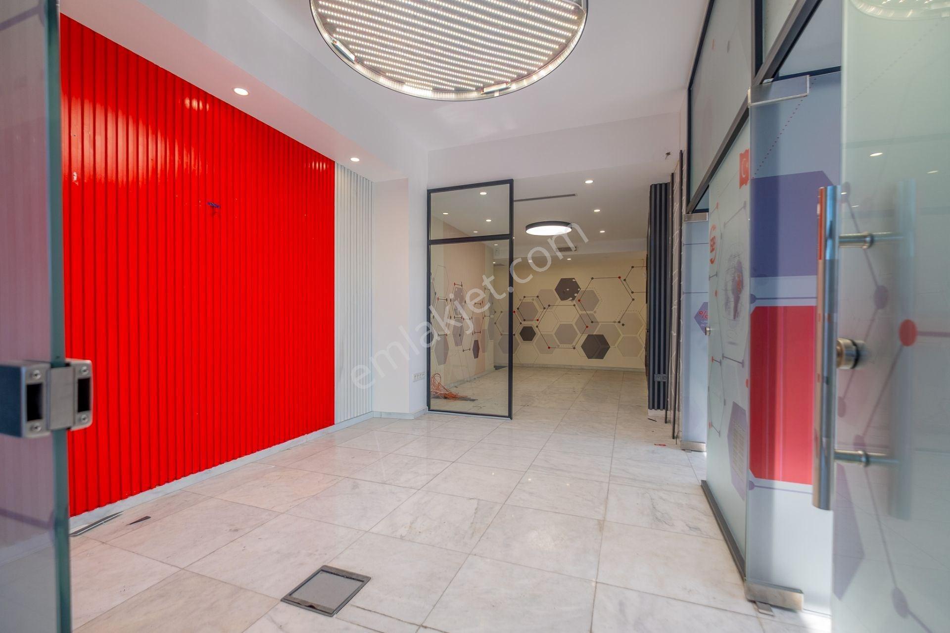 Florya E5 Cepheli Plazada 95 M2 Kullanımlı Ofis - Görsel 10
