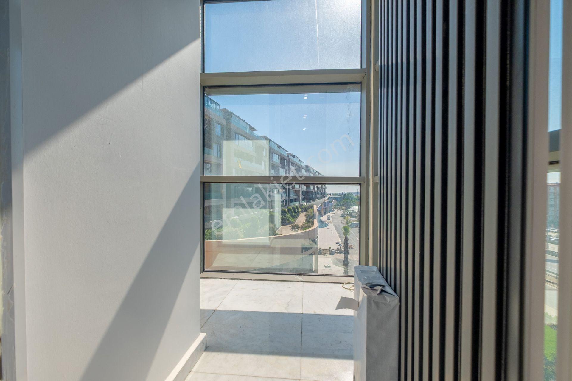 Florya E5 Cepheli Plazada 95 M2 Kullanımlı Ofis - Görsel 9