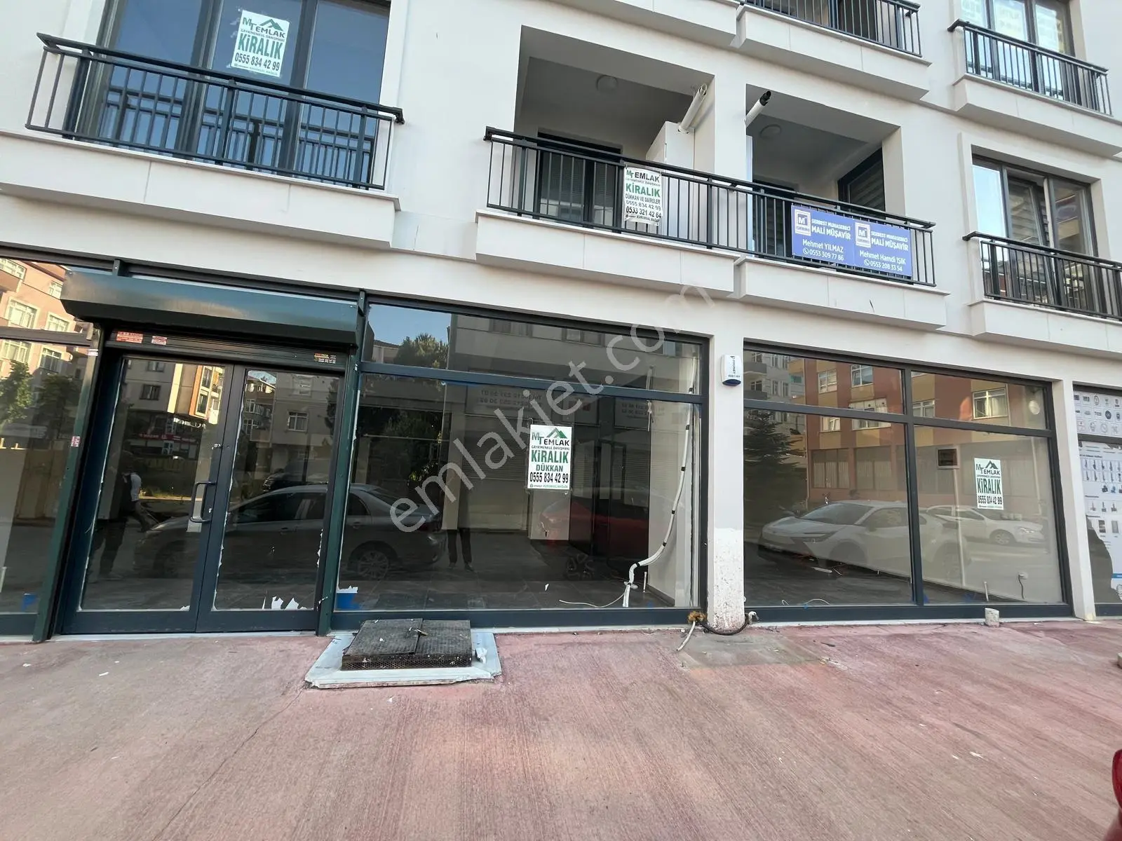 Mt Emlak'tan Evliya Çelebi Mahallesi'nde Kiralık Dükkan Brüt 245net 230 - Görsel 3