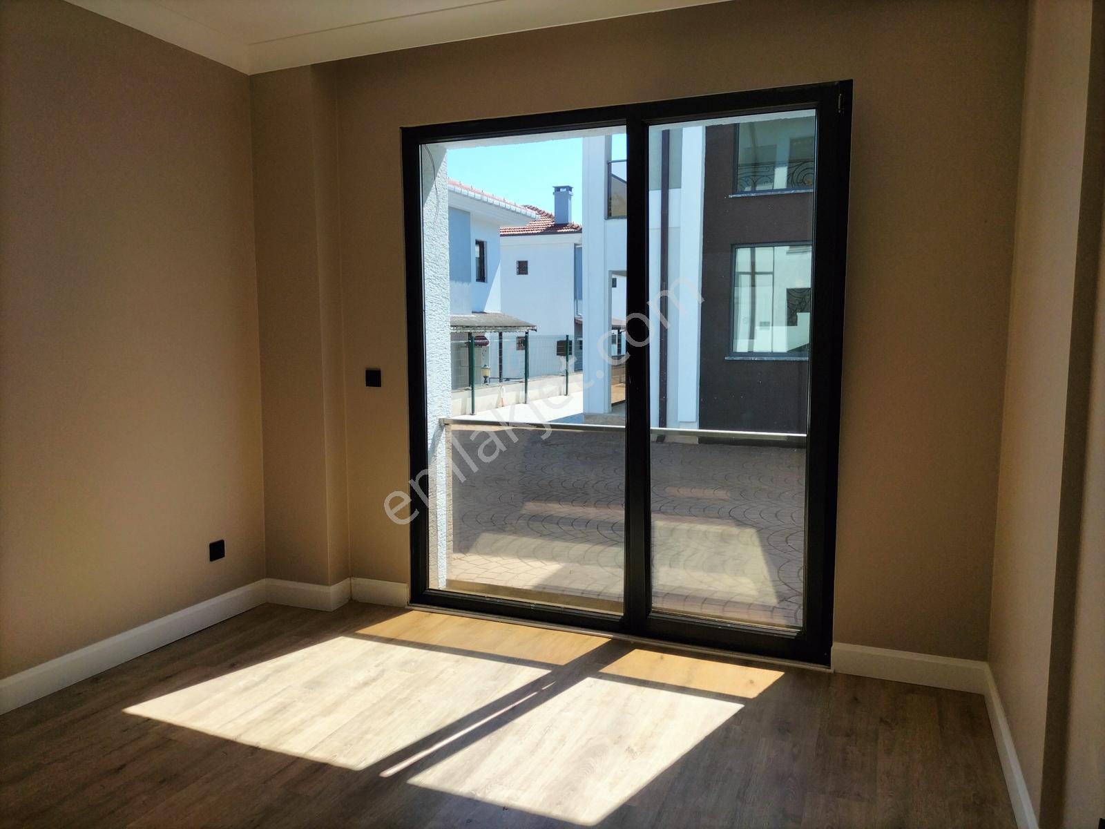 Kumbaba Da Denize Ve Plaja Yakın Havuzlu 225m2 5+1 Satılık Villa - Görsel 27
