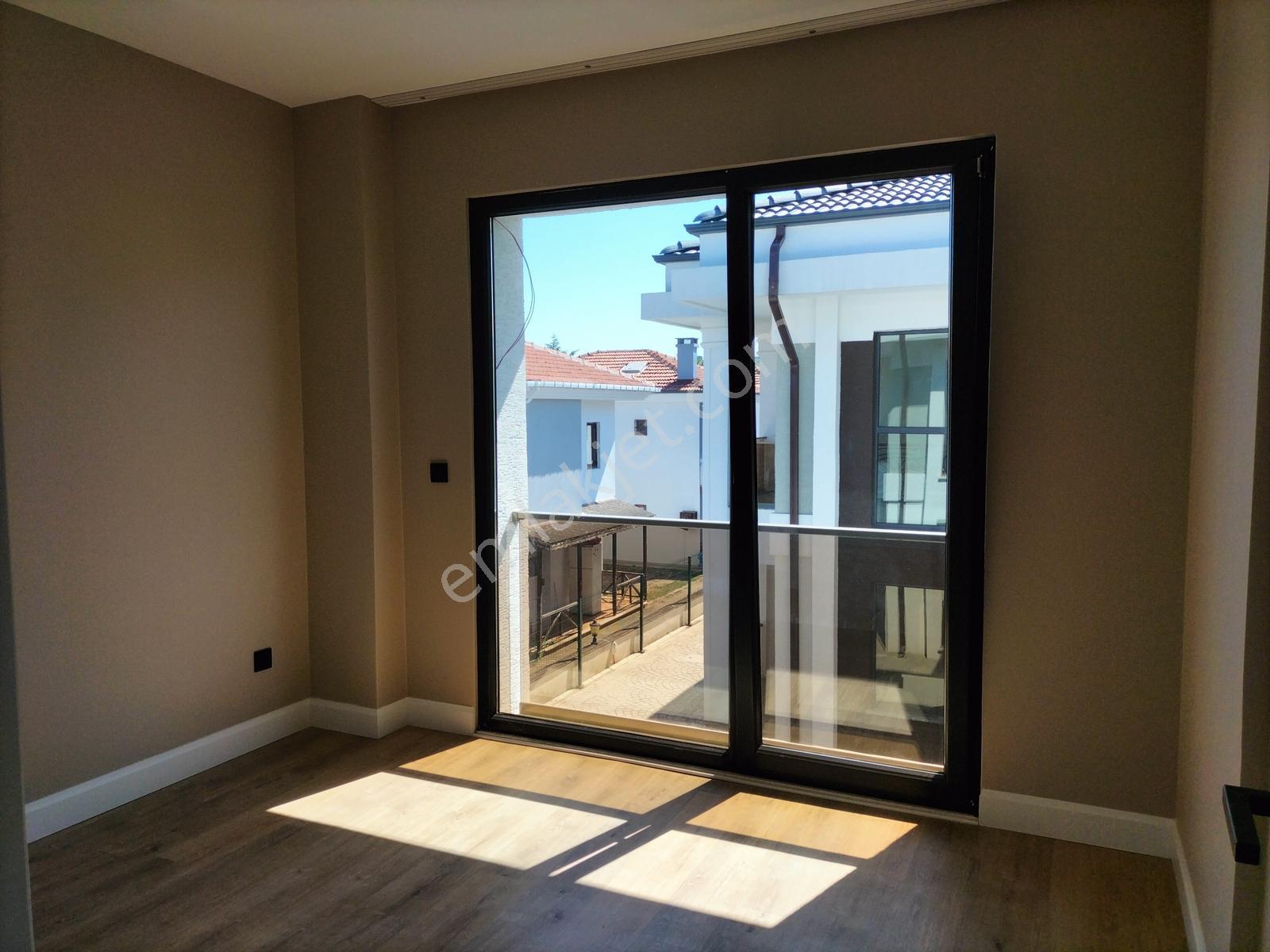 Kumbaba Da Denize Ve Plaja Yakın Havuzlu 225m2 5+1 Satılık Villa - Görsel 15