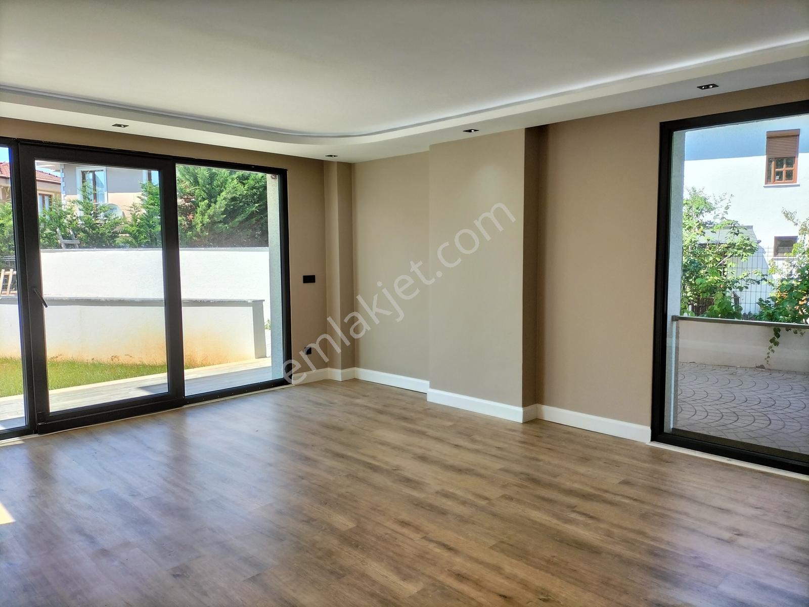 Kumbaba Da Denize Ve Plaja Yakın Havuzlu 225m2 5+1 Satılık Villa - Görsel 9