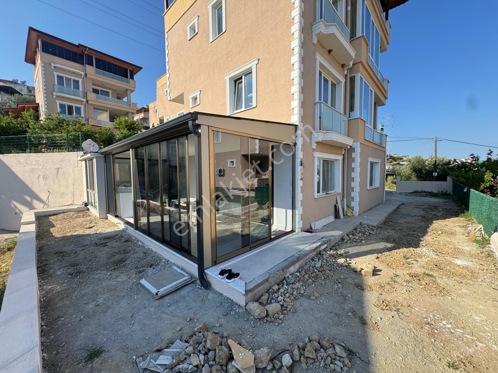 Kerim'den Küçükkuyu Mıhlı'da Bahçe Katı 2+1 Eşyalı Kiralık Daire