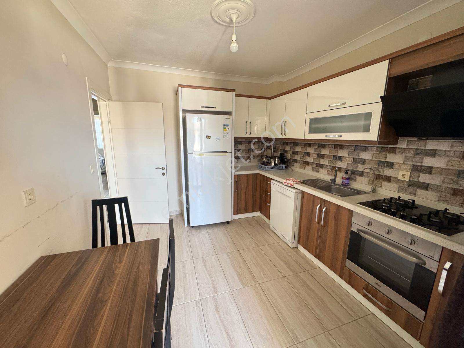 Kerim'den Küçükkuyu Merkez'de 2+1 Eşyalı Geniş Kiralık Daire - Görsel 4