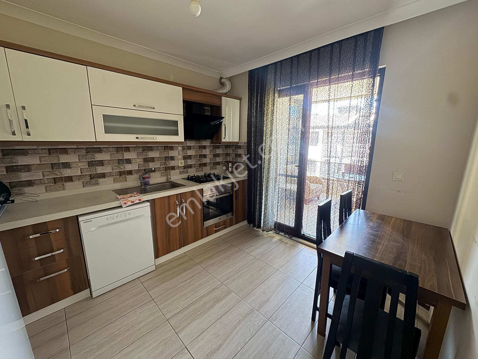 Kerim'den Küçükkuyu Merkez'de 2+1 Eşyalı Geniş Kiralık Daire - Görsel 6