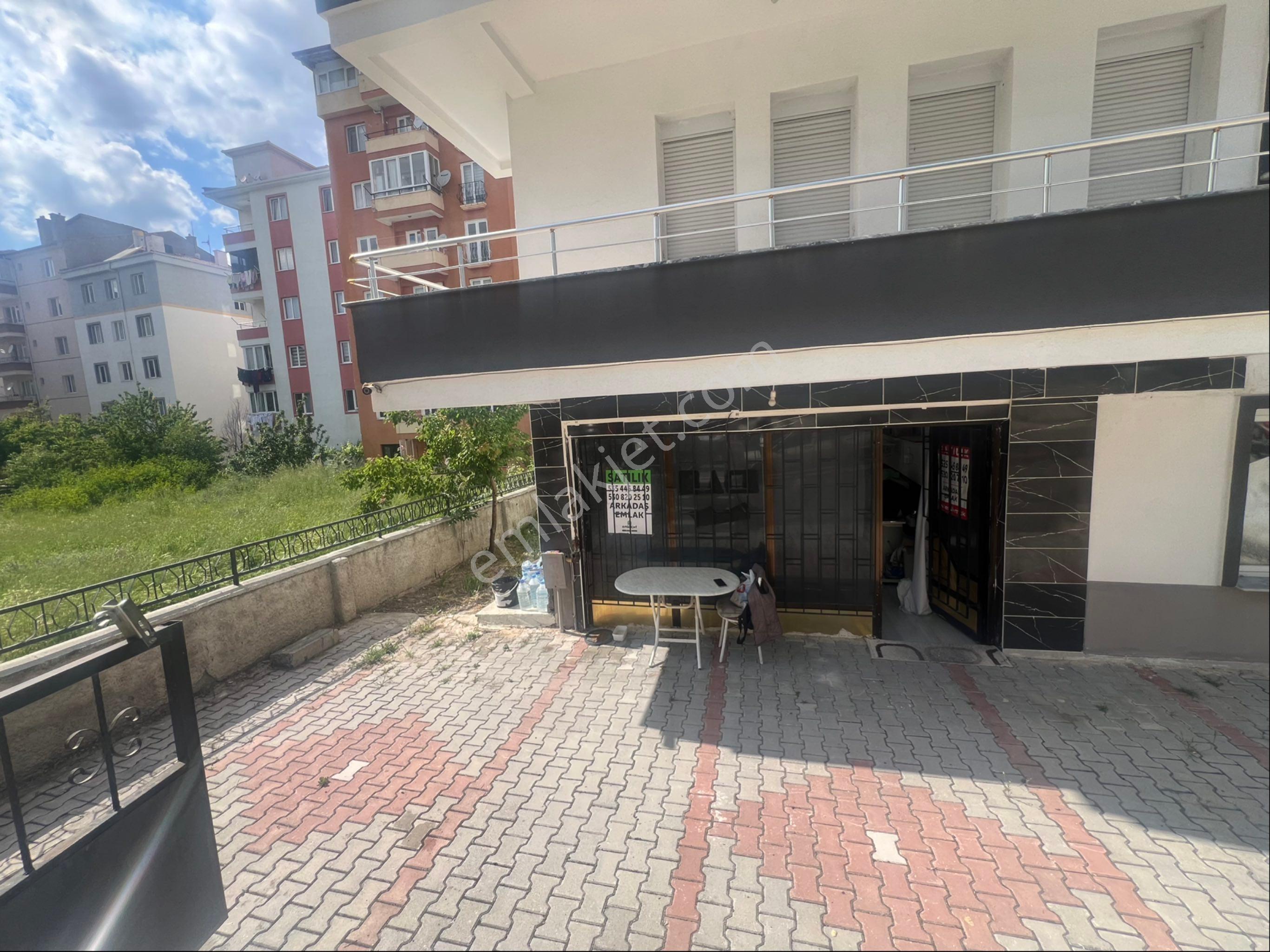 Arkadaş Emlaktan Gülabibey Mah. Kaskaslar Cami Arka Sokağında Satılık Dükkan - Görsel 14