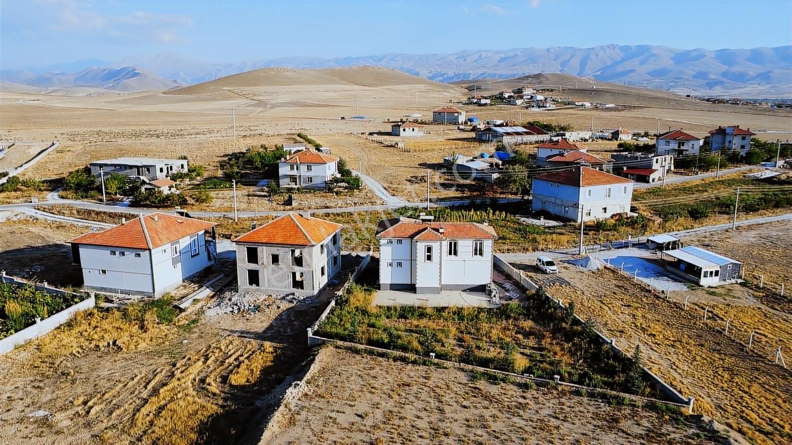 3 Villa Sığan 1160 Metrekare Tek Tapu İmarlı Arsa Cazip Fiyata.
