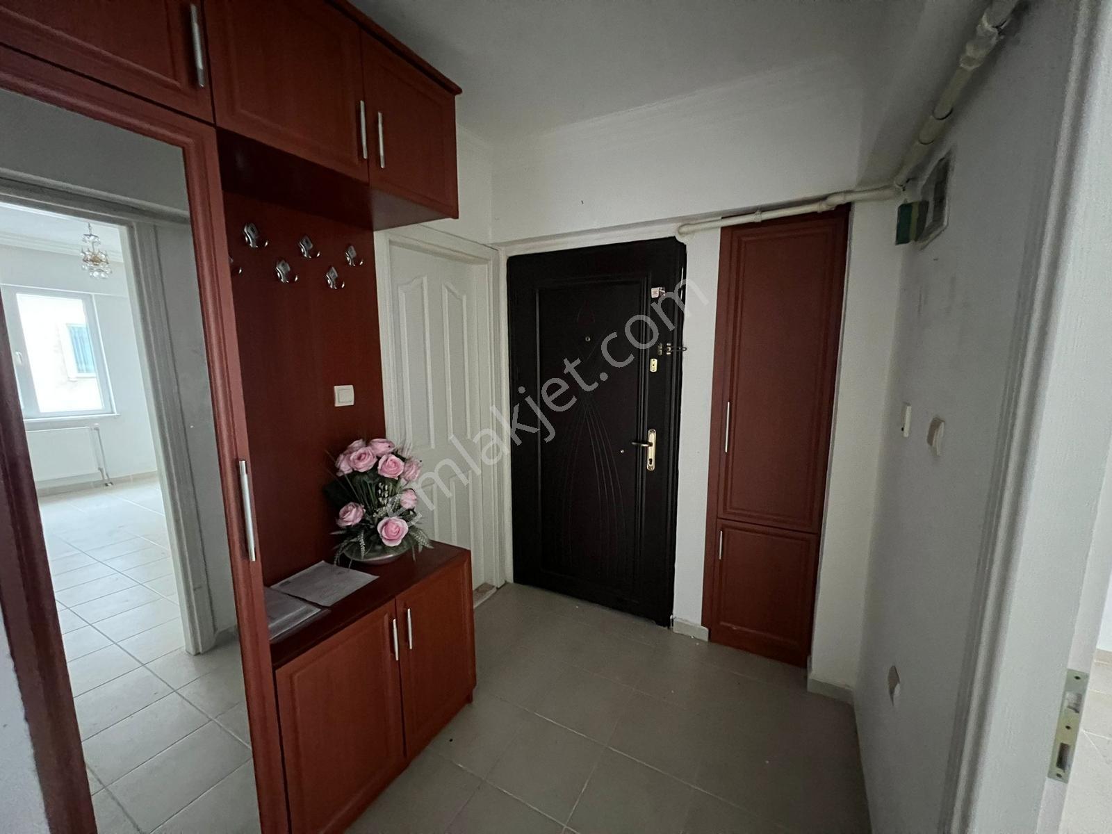 Çanakkale Merkez Site İçi Kiralık 3+1 Daire - Görsel 2