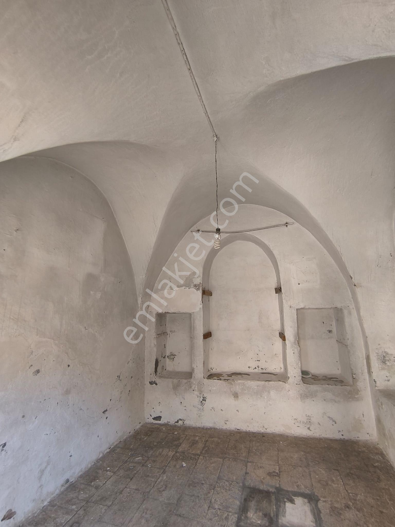 Tepe Mahallesi'nde Satılk Müstakil Tescilli Avlulu Tarihi Urfa Evi - Görsel 11