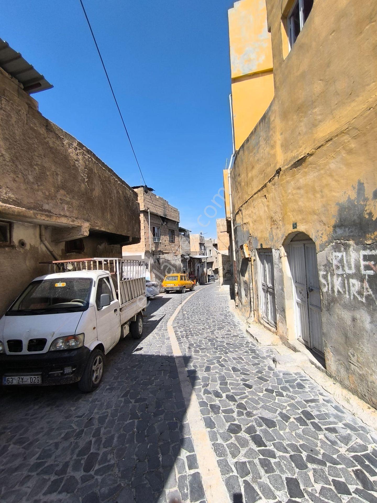 Tepe Mahallesi'nde Satılk Müstakil Tescilli Avlulu Tarihi Urfa Evi - Görsel 3