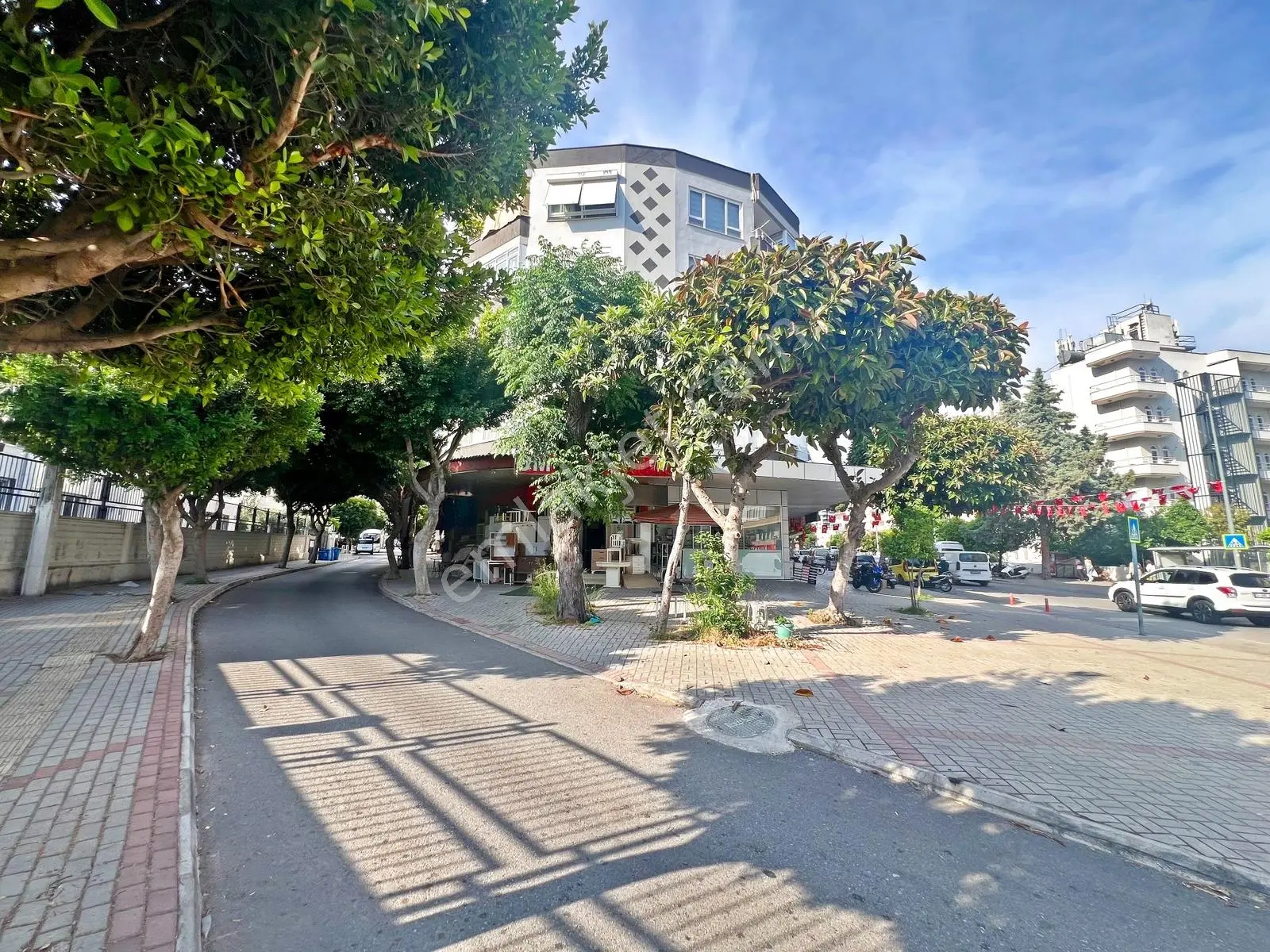 Alanya Hacette Satılık 20 M2 İşlek Cadde Üzerinde Kelepir Dükkan