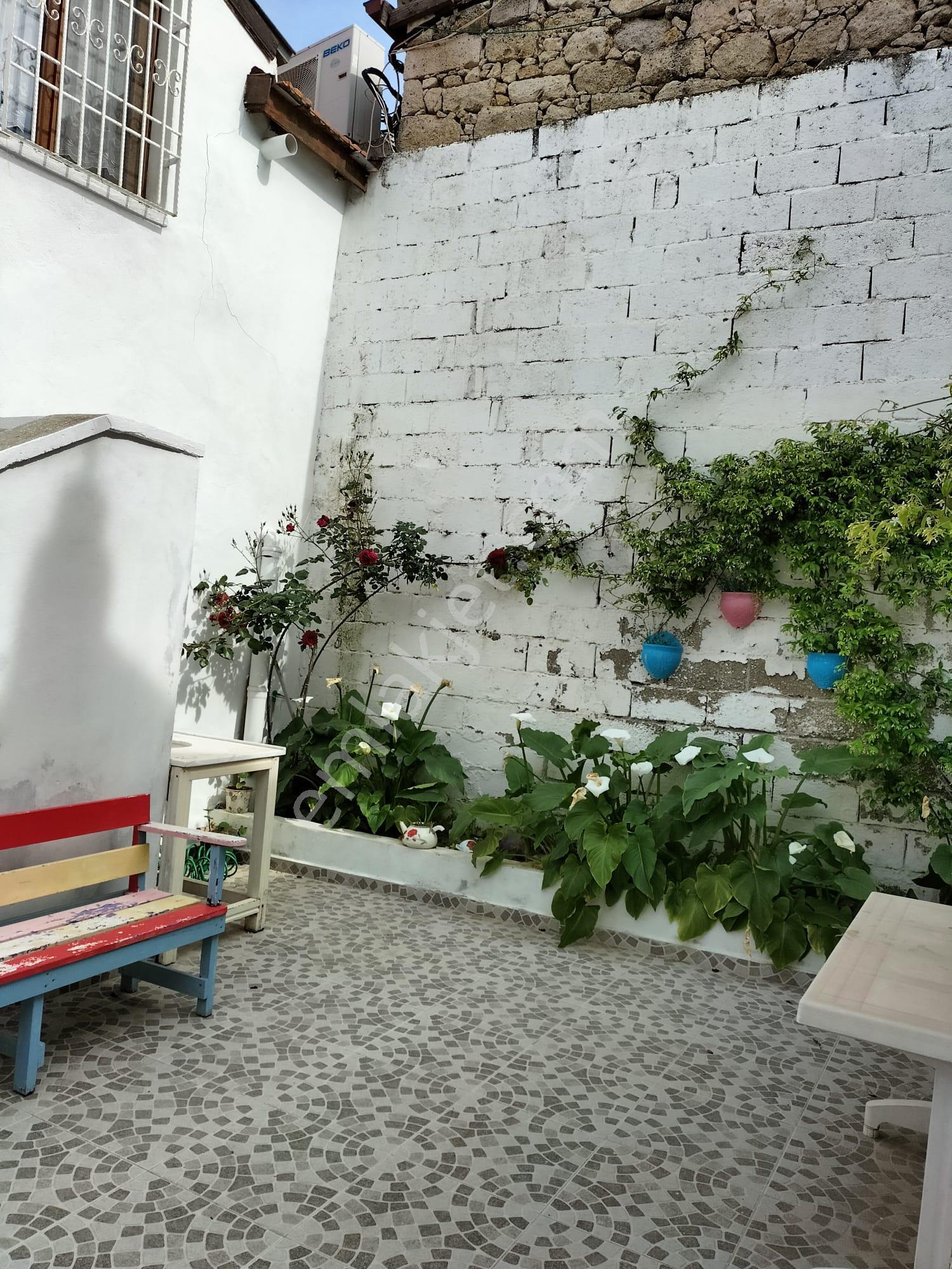 Alaçatı Merkez De Satılık Eski Taş Ev - Görsel 26