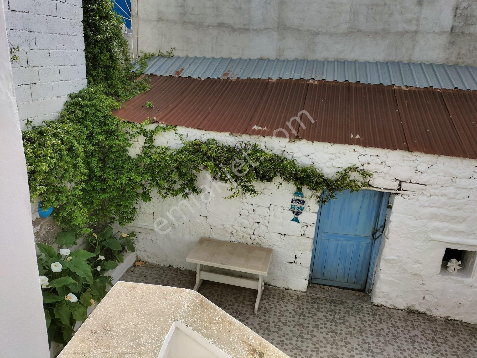 Alaçatı Merkez De Satılık Eski Taş Ev - Görsel 22