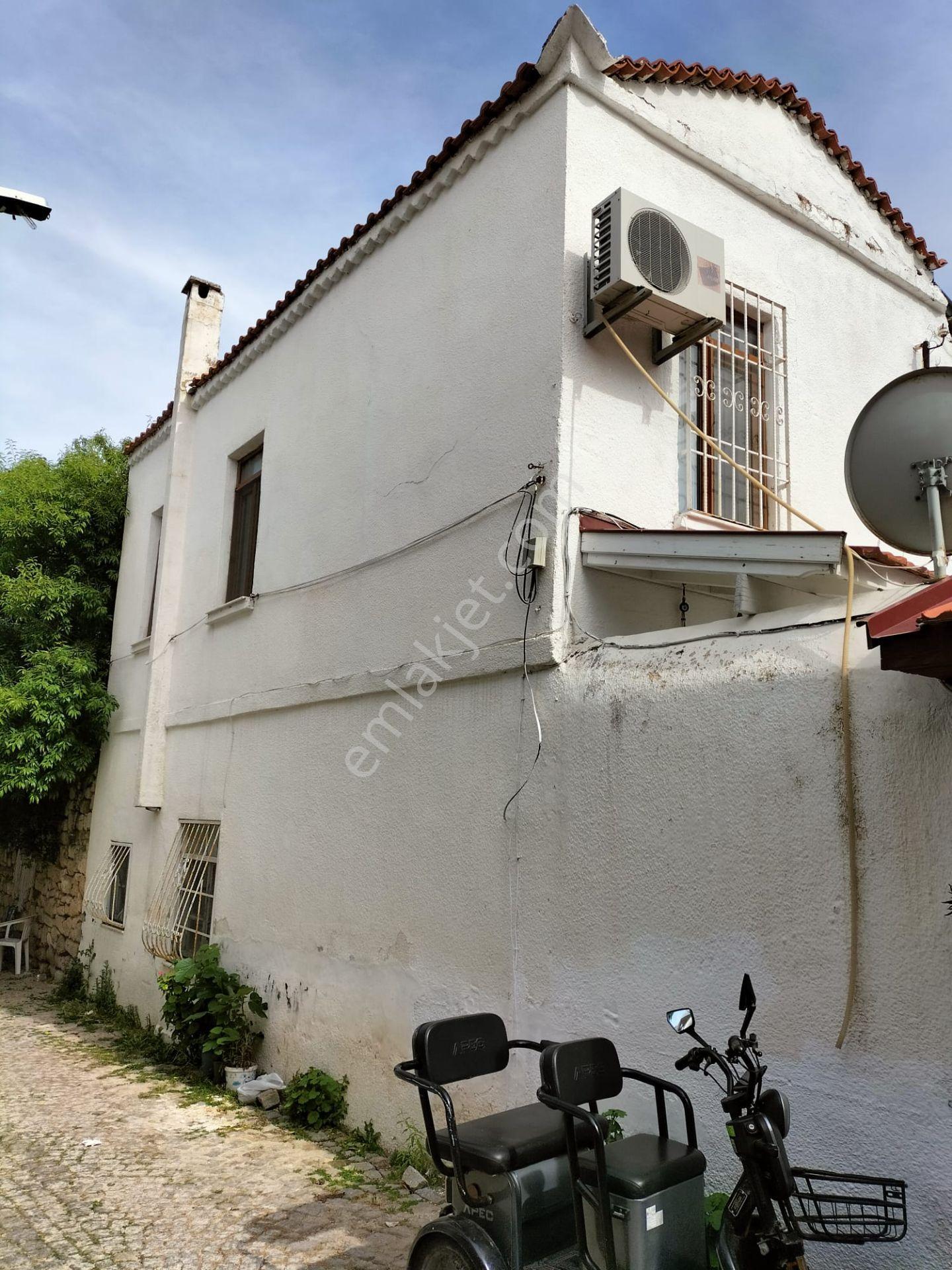 Alaçatı Merkez De Satılık Eski Taş Ev - Görsel 27