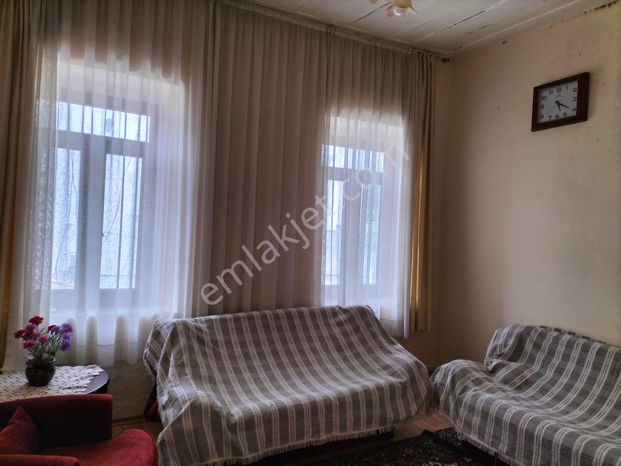 Alaçatı Merkez De Satılık Eski Taş Ev - Görsel 6