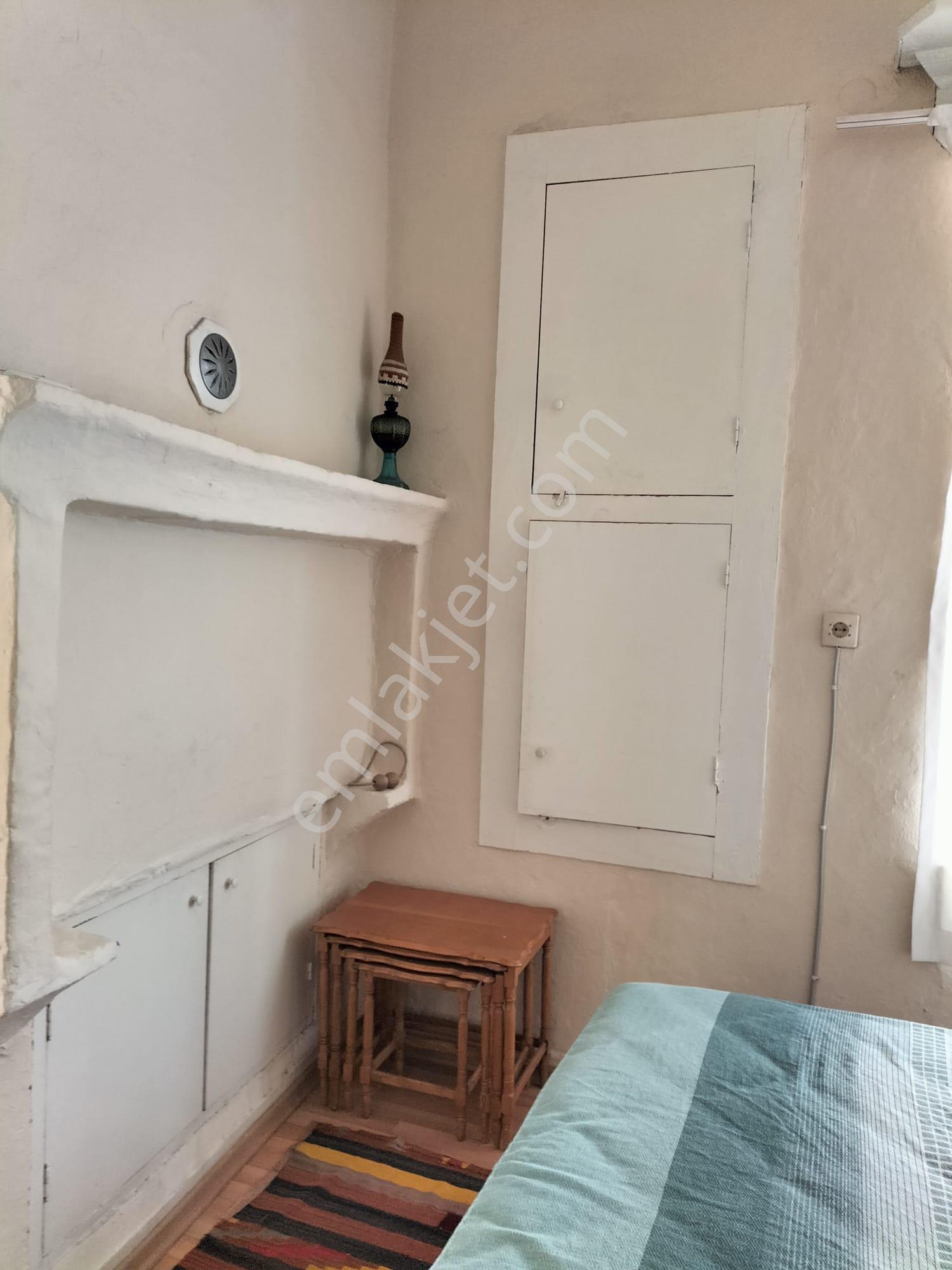Alaçatı Merkez De Satılık Eski Taş Ev - Görsel 14