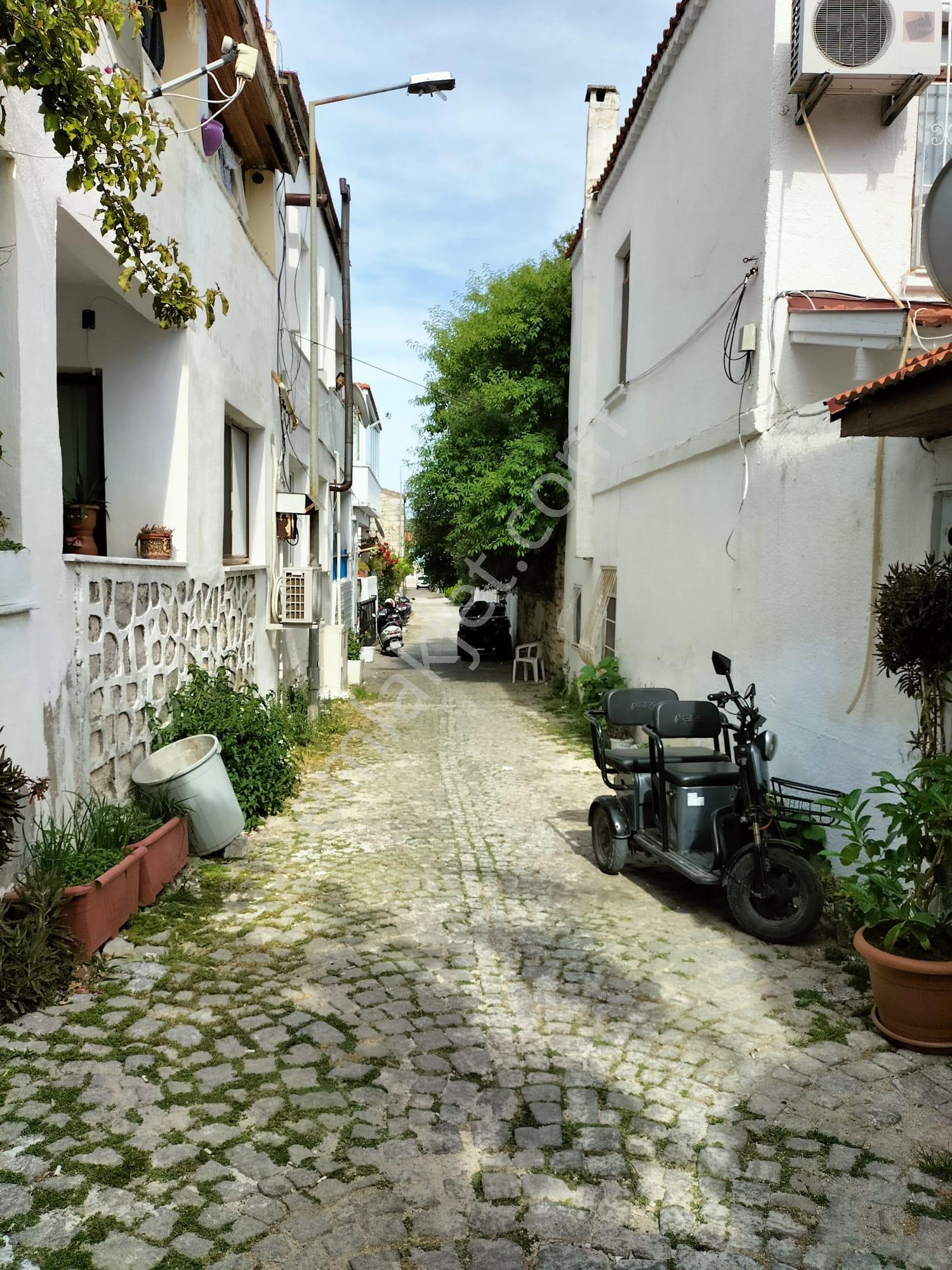 Alaçatı Merkez De Satılık Eski Taş Ev - Görsel 28