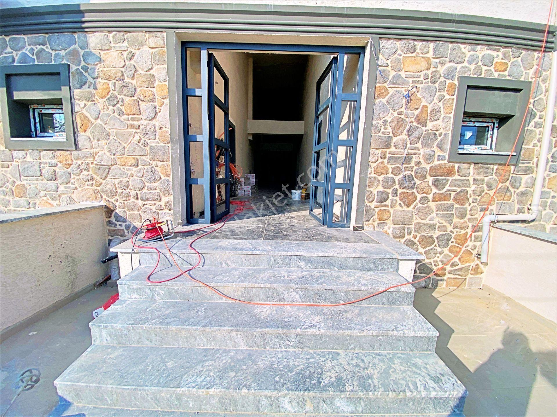 Zeytinlide Yetki Gültaş Emlaktan Satılık 3+1 Yüzme Havuzlu Villa - Görsel 15