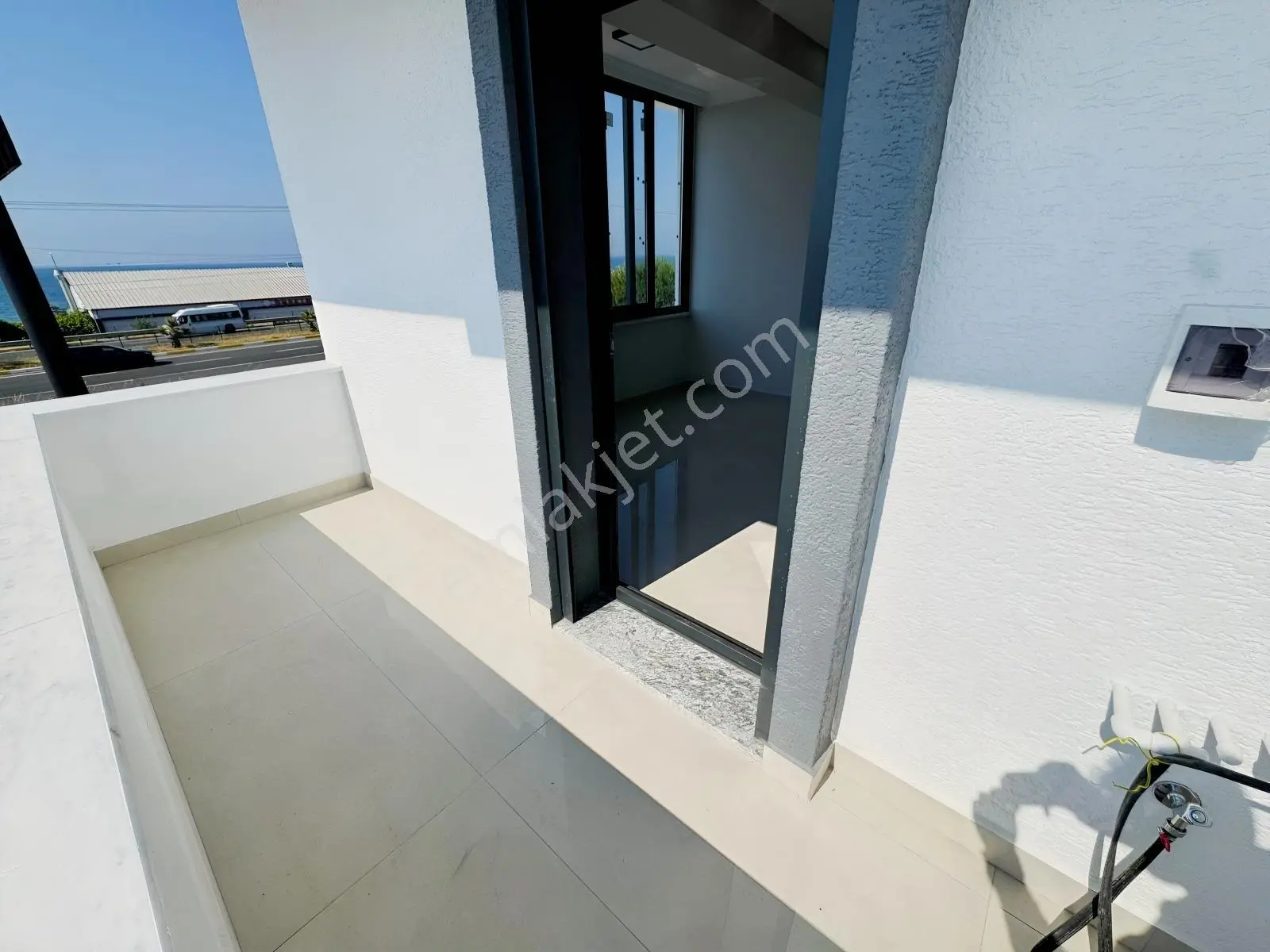 Kerim'den Altınoluk'da Denize 50 Mt 2+1 Kiralık Geniş Daire - Görsel 24