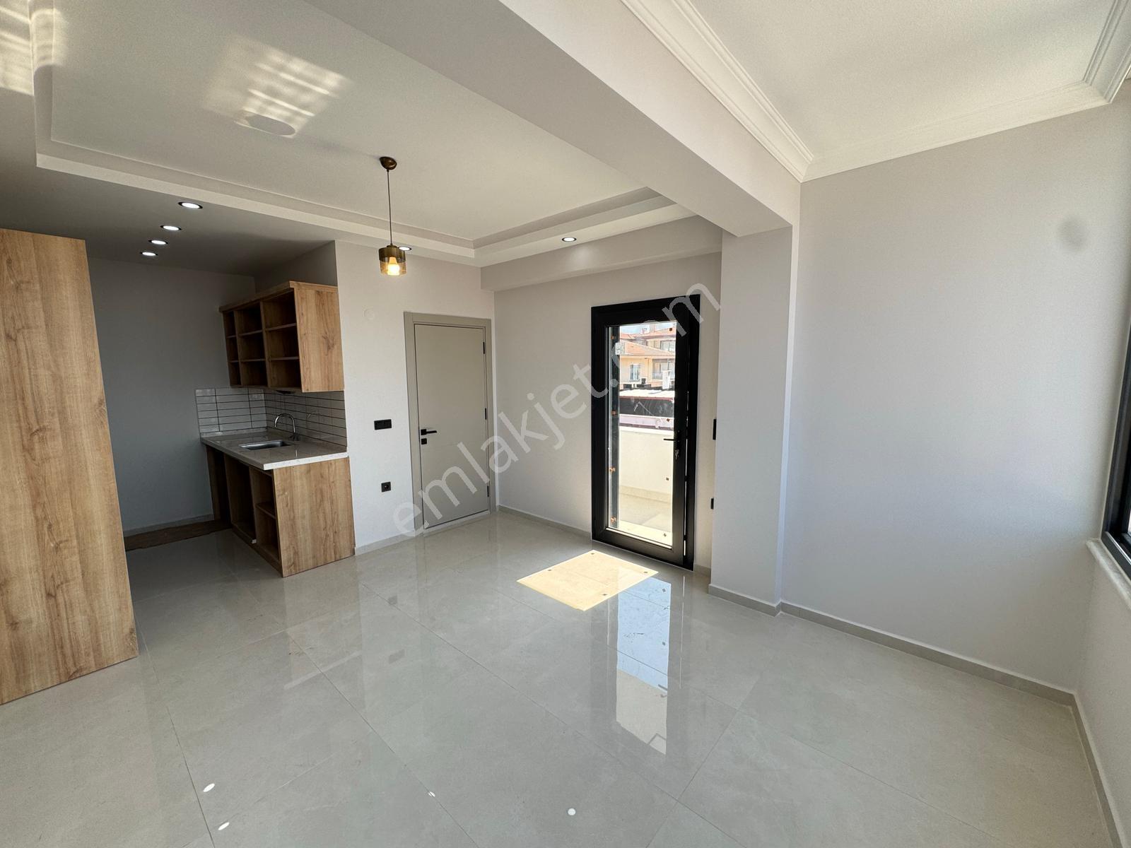 Kerim'den Altınoluk'da Denize 50 Mt 2+1 Kiralık Geniş Daire - Görsel 21