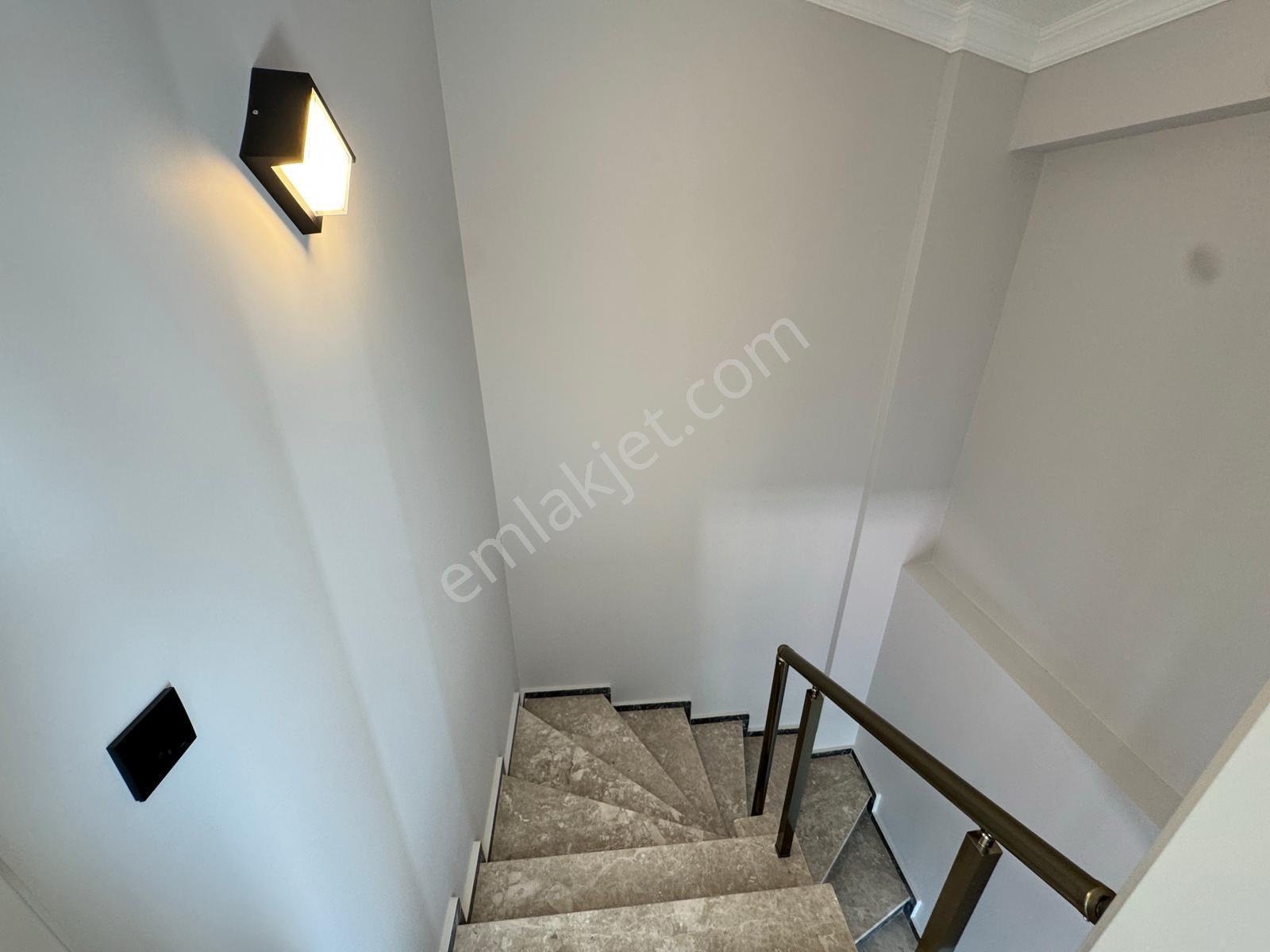 Kerim'den Altınoluk'da Denize 50 Mt 2+1 Kiralık Geniş Daire - Görsel 9